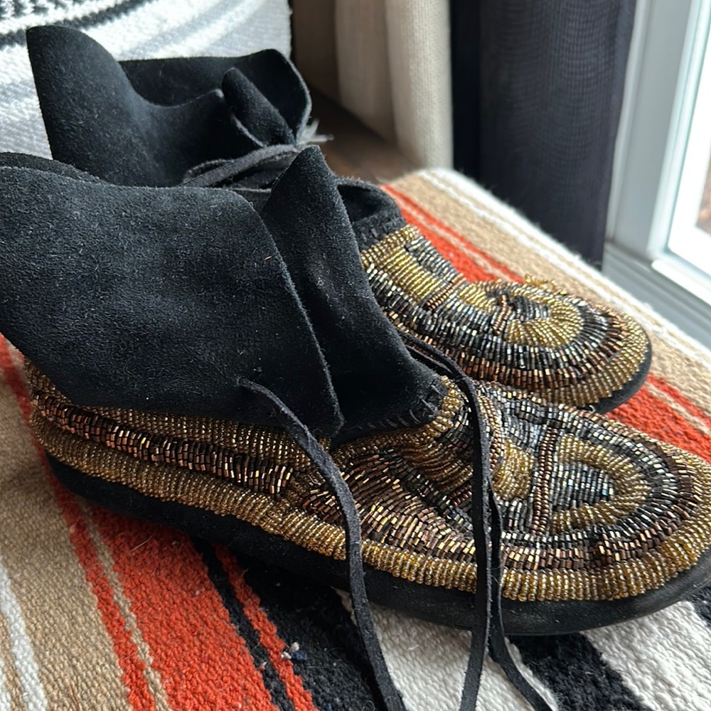 House of Harlow 1960 Beaded Moccasin. Black Size 38